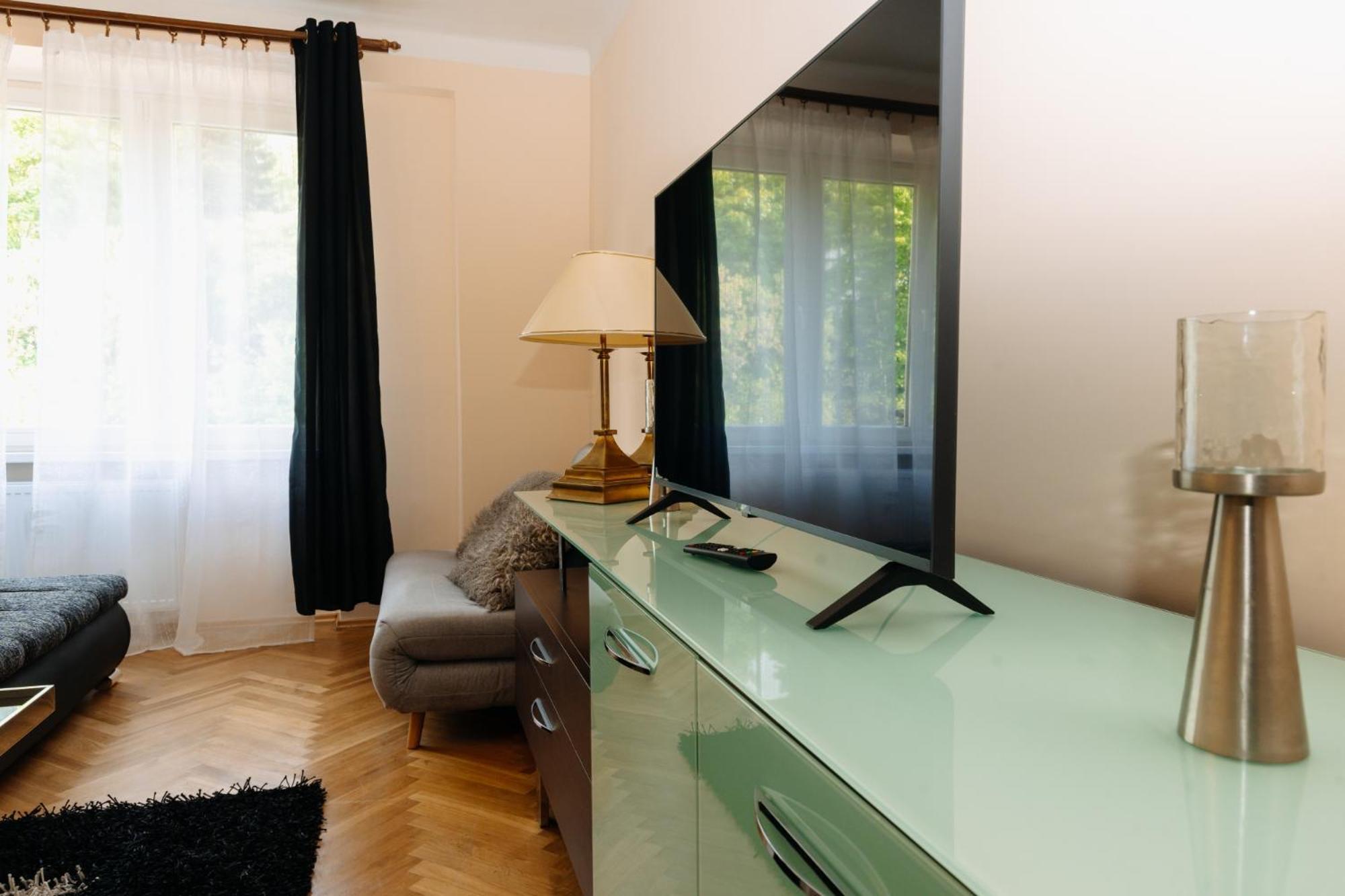Apartments Tgm 11 Karlovy Vary Exterior photo